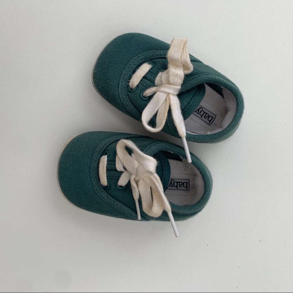 New Vintage Baby Gap Sneakers Size 2
